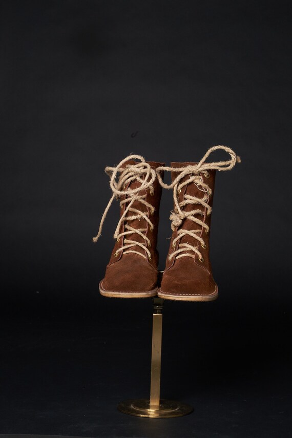 1960s Brown Leather Rope Laces Ankle Boots - image 3