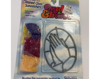Vintage Makit & Bakit Stained Glass Suncatchers Ornament Kit Praying Hands