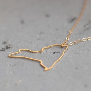 New York State Halskette, I Love NY Halskette, Minimalistische NY City Charm, NY Karte Schmuck, Geburtstagsgeschenk für New Yorker, Ny Outline Silhouette