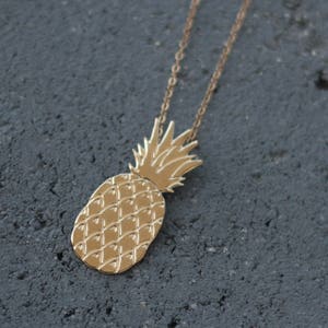 Gold Pineapple Necklace, Tropical Fruit Necklace, Pineapple Pendant, Pineapple Jewelry, Island Jewelry, Fruit Pendant , Pineapple Charm