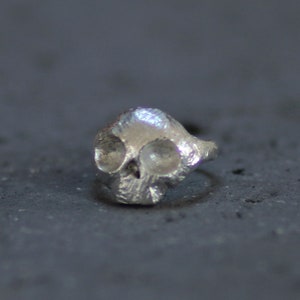 Silver Skull Ring, Skeleton Ring, Minimlist Skull Ring, Gothic Ring, Skull Ring for Her, Cute Geometric Skull Ring, Unisex Silver Skull Ring