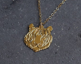 Family Decor Eagle Tiger Pendant Necklace Cabochon Glass Vintage Bronze Chain Necklace Jewelry Handmade Family Decor Eagle Tiger Pendant Necklace Cabochon Glass Vintage Bronze Chain Necklace Jewelry Handmade