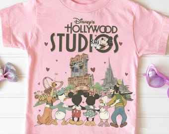 Mickey y sus amigos en Hollywood Studios PNG, Viaje familiar retro PNG, Castillo mágico PNG, Castillo de ratón PNG, Vacaciones familiares, Reino mágico PNG