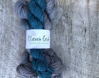 Hand-dyed Sock Yarn – Sock Set dark gray & blue – Fingering Weight yarn