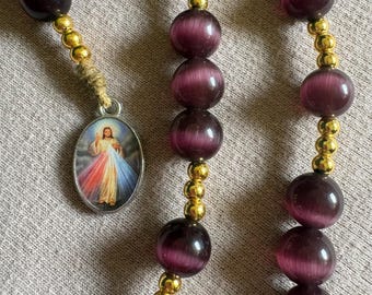 Rosario hecho a mano / Rosario de San Miguel / Cuentas de ojo de gato moradas / Regalo católico