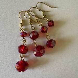 4個セット｜ルビーレッドイヤリング｜クリスタルビーズのドロップイヤリング｜7月の誕生石カラージュエリー