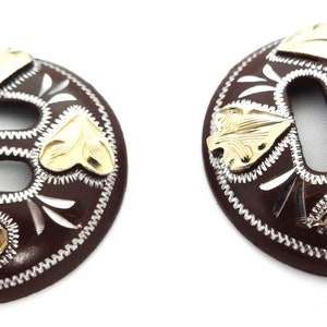 Baraja de cartas con pares de conchos ranurados, Hansen Western Gear, hierro marrón, superposición de plata esterlina, aparejos de caballo, corazones, espadas, diamantes y tréboles