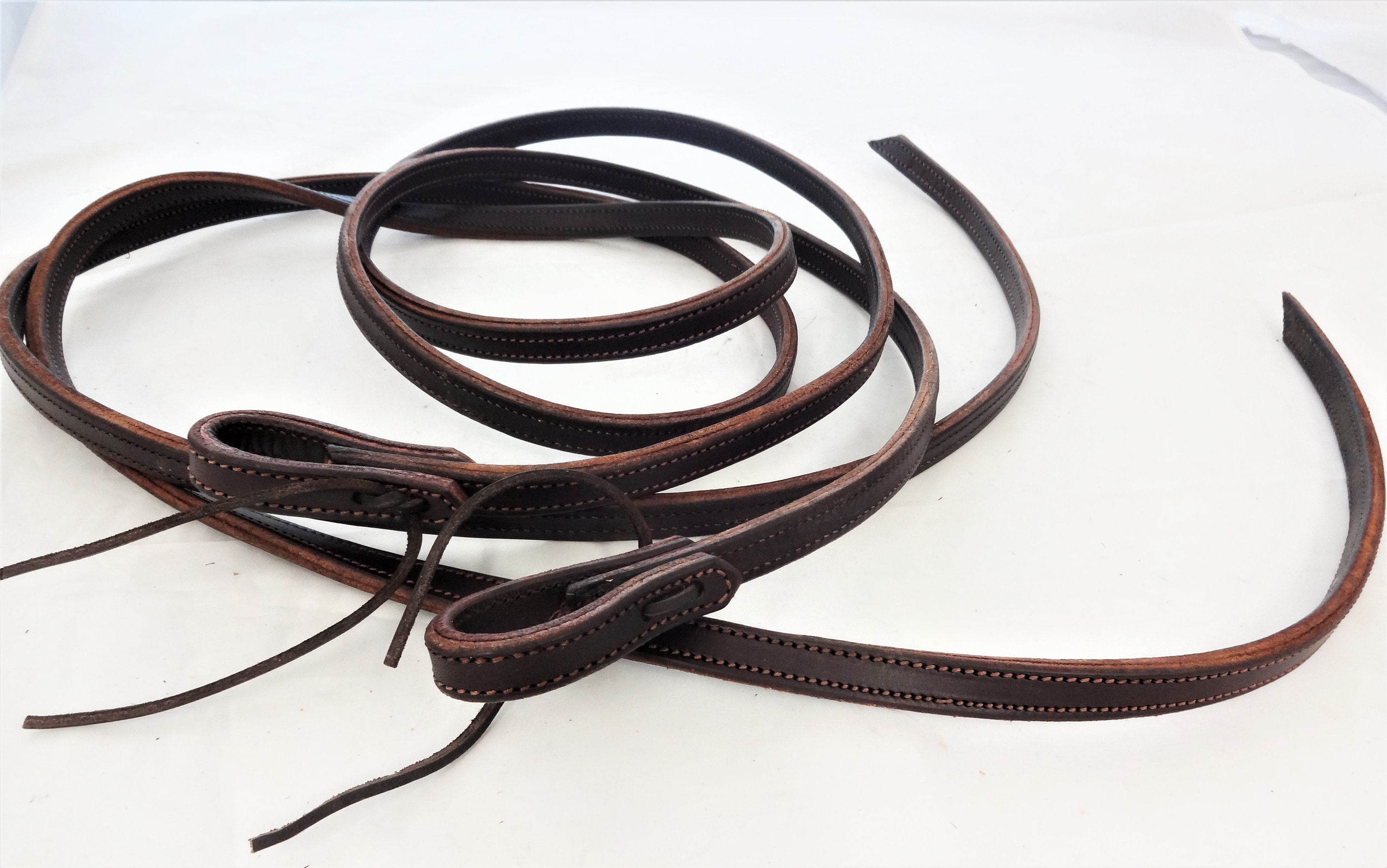 Harnais Cuir Foncé 5/8 Rênes Fendues En Cuir Huilé – 8 Pieds De Long, 5/8 De Large, Avec Extrémités Lestées, Neuves Costume Halloween Lara Croft