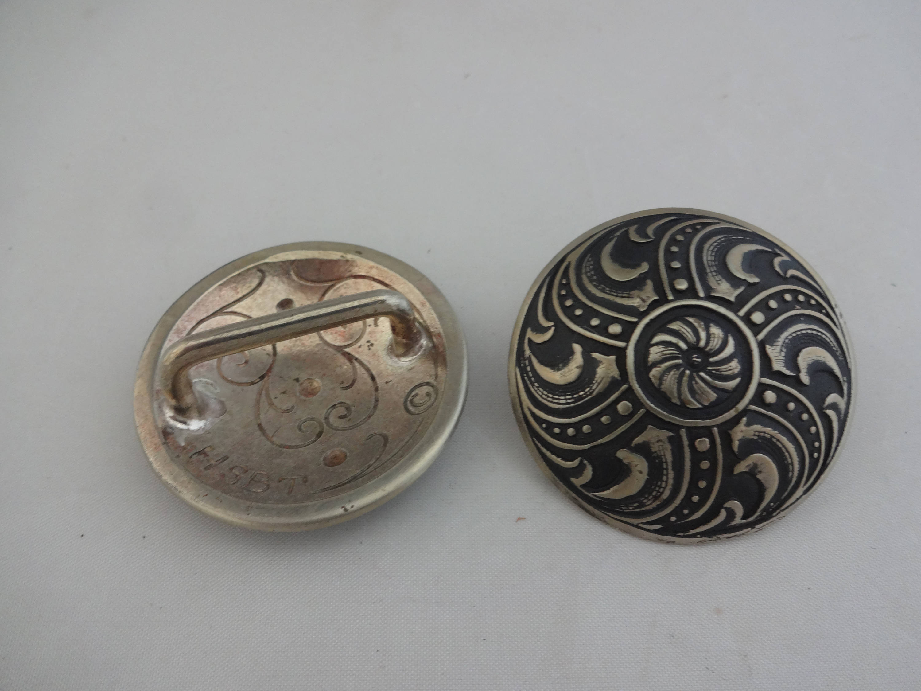 Paire De Conchos Jeremiah Watt - Bronze Blanc - Pour Cordes De Selle 1 3/4"