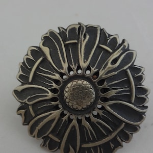 Neuer Schal Folie Ring Jeremiah Watt Sonnenblume Blume antik weiß Bronze Concho Bandana Wild Rag Pferd Brustriemen Hardware Buckaroo
