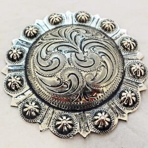 Engraved Yuma Berry Antiqued Silver Plate Hansen Western Gear Screw Back Concho Horse Tack Saddle Horn Cap Chaps