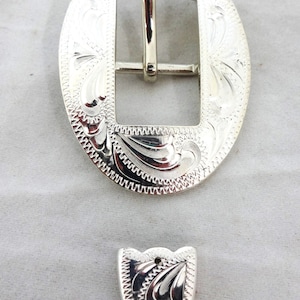 Center Bar Oval 2-teiliges Schnallen-Set Glänzendes graviertes Sterling Silber überlagertes Pferd Tack Hardware Gürtel Hansen Western Gear Headstall