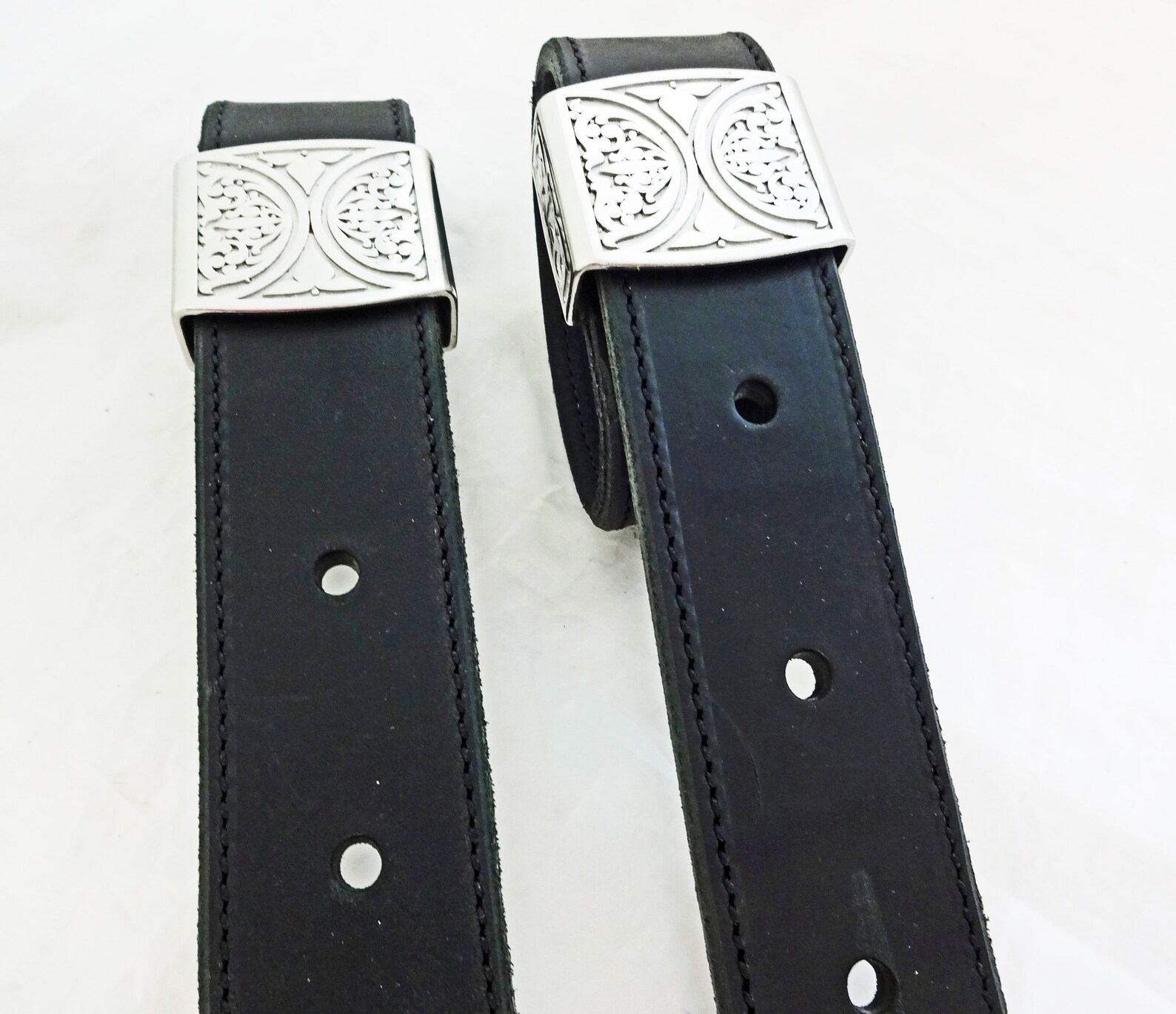 thumbnail image 2 of Nrs Tack Premium Latigo Cinch Tie Strap 2 of 13