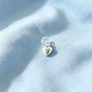 Sterling zilveren klein hartje bedeltje – Sierlijke 925 zilveren liefdeshanger voor het maken van sieraden, SS00050PD