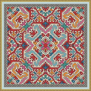 K&ouml;nnte beinhalten: Ein quadratisches, gemustertes Textil mit hellblauem Rand und goldfarbenem Rahmen. Das Design zeigt eine symmetrische Anordnung von roten, orangen, blauen, rosa und gr&uuml;nen geometrischen Formen auf cremefarbenem Hintergrund. Das Muster ist komplex und detailliert.