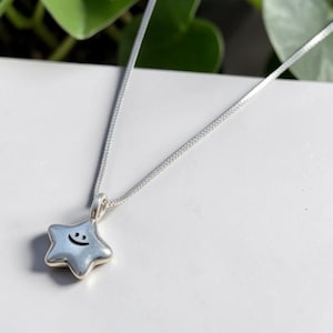 Collar de estrella de plata de ley / Colgante de carita sonriente delicado, joyería minimalista para el día a día.