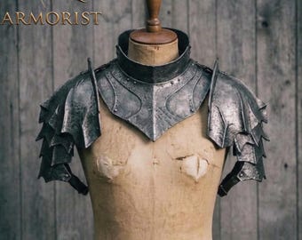 Nazgul Häxkungen Pauldrons & Gorget - Mörkerherrens Ring Wraith Axelrustning - Handsmidd Svartat Stål - LOTR Cosplay, LARP Display