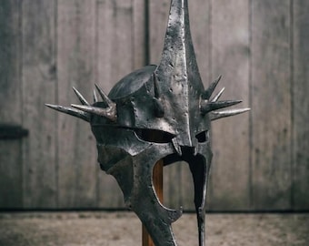 Häxkungen-inspirerad hjälm | Mörk fantasi spikad kronrustning | Ringwraith Nazgul Cosplay-rekvisita | Medeltida lajvutrustning och displaydel