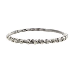 Pulseira de corda de guitarra com fio
