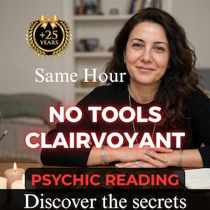 Könnte beinhalten: Das Bild zeigt eine lächelnde Frau mit dunklen Haaren, mit Text: "Same Hour, NO TOOLS, CLAIRVOYANT, PSYCHIC READING, Discover the secrets." Ein goldenes Emblem zeigt "+25 YEARS." Räucherstäbchen, Kerzen und ein Buch liegen auf dem Tisch.