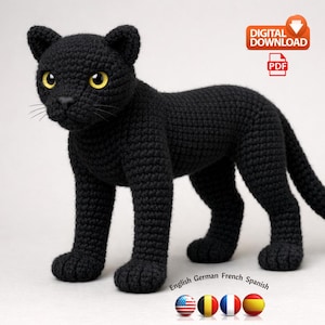 Op de afbeelding: Een set van drie keramische mokken met een gespikkelde, matte afwerking. De mokken zijn in de kleuren crème, lichtbruin en donkerbruin. Elke mok heeft een eenvoudig, minimalistisch ontwerp en een afgeronde handgreep.