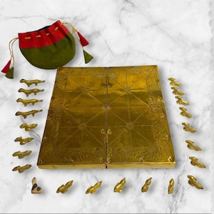 Juego de Bagh Chal de latón hecho a mano, tablero de estrategia de cabras tigre nepalíes