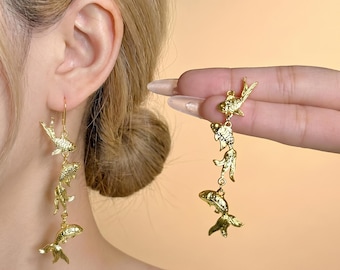 Orecchini pendenti a forma di carpa koi dorata, lunghi e a più livelli, portafortuna, gioiello in stile chinoiserie, regalo per il Capodanno lunare per lei.