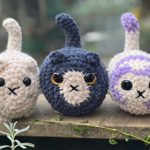 Personalized Amigurumi Loaf Cat Plush – Crocheted Kitten for Cat Lovers
