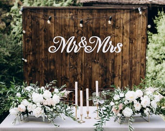Mr and Mrs Sign, Mr and Mrs Hanging Sign, Mr and Mrs Sign for Sweetheart Table, Backdrop Wedding Sign, Mr and Mrs Head Table Sign, Mr & Mrs