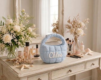 Bolso acolchado personalizado, bolso de mujer acolchado con nombre en chenilla personalizado, bolso de viaje para vacaciones, recuerdo para despedida de soltera en el jardín, regalo para damas de honor