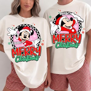 Jultomten Mickey Minnie God Jul PNG, Julklappspar med högtidssäsong PNG, Rutig Mickey Minnie Julsublimering, Vintermus PNG bild 1