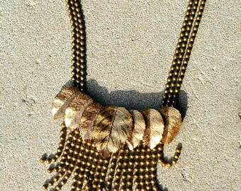 Collar vintage de hoja de oro