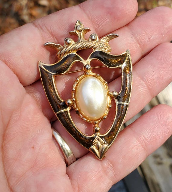 Large Shield Brooch - image 1