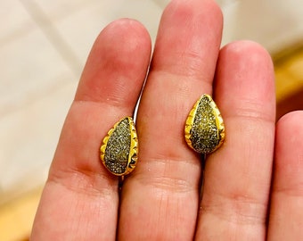 Vintage Clip On Earrings