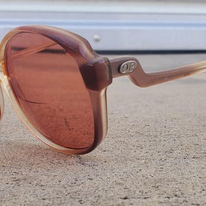 Oleg Cassini Sunglasses Womens OS Brown Fair Mod.2004 Gradient Metal Oversized Oleg Cassini Sunglasses - Etsy main image 2