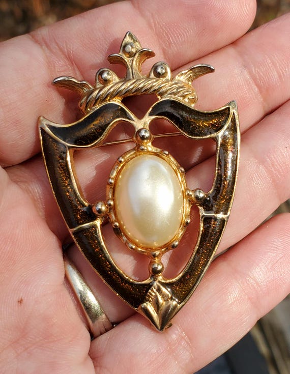 Large Shield Brooch - image 3