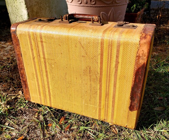 Antique Christie Baggage Suitcase - image 3