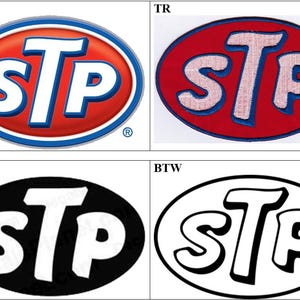 Puede incluir: Una colección de cuatro logotipos STP de forma ovalada. El superior izquierdo es rojo, blanco y azul con un símbolo de marca registrada. El superior derecho es un parche bordado rojo y blanco. El inferior izquierdo es blanco y negro. El inferior derecho es un contorno negro.