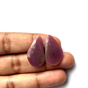 Compre un par de piedras preciosas de rubí natural de corte rosa para joyería. Tamaño: 23 x 12,23 x 12,23 quilates.
