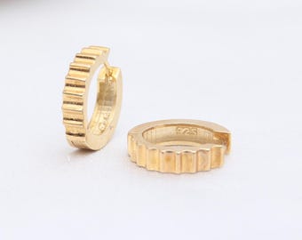 14K Gold Gold Ribbed Huggie Hoop Earrings, Minimal Textured Small Hoops, Dainty Everyday Jewelry, Chunky Huggies, Gift for Her