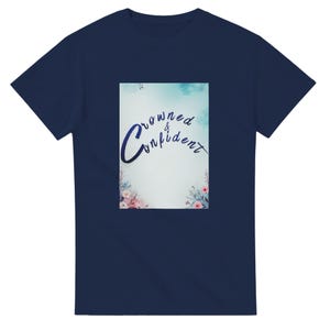 Koronowana Pewna Siebie | Luksusowa Koszulka na Wyjazdy Dziewcząt - Swobodna i Wszechstronna Odzież Damska