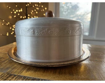Vtg West Bend Aluminum Wooden Acorn Cake Cover W/ Amber Carnival Glass Platter