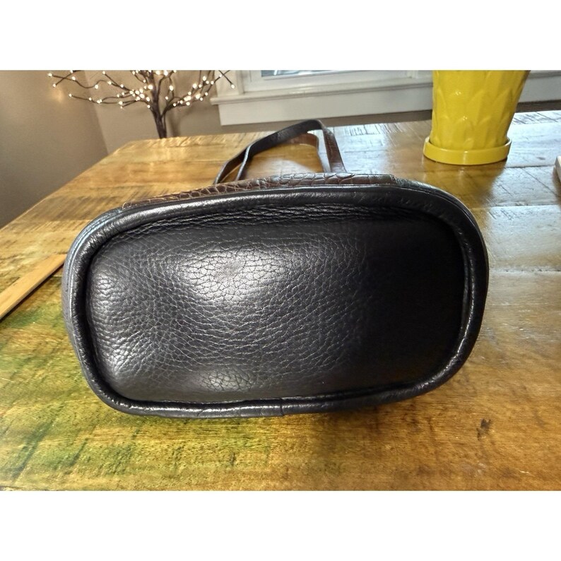 Vtg BRIGHTON - Black Brown Croc Embossed Leather Etched Silver Rod Bucket Bag EC image 7