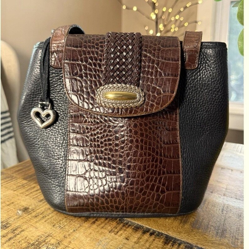 Vtg BRIGHTON - Black Brown Croc Embossed Leather Etched Silver Rod Bucket Bag EC image 4