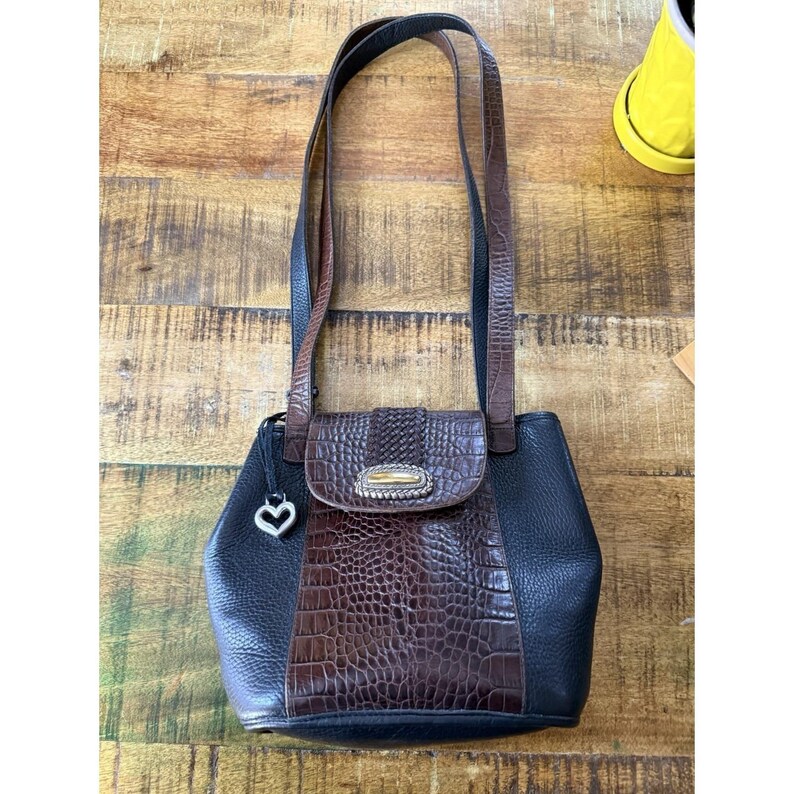 Vtg BRIGHTON - Black Brown Croc Embossed Leather Etched Silver Rod Bucket Bag EC image 5