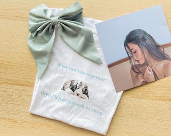 Normal geschnittenes T-Shirt aus 190 g Baumwolle – Fanartikel inspiriert von Popstar Madison Beer – Lässiges T-Shirt – Outfit für Musikliebhaber – TS12