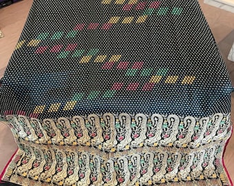 Sari nuevo de seda Benarasi con bordados Zari en plata pura, con pieza para blusa.