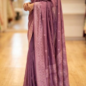 Preloved - Pure Benarasi silk saree with Resham thread weaving.