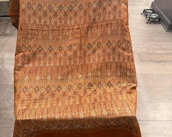 Himroo de seda Benarasi de segunda mano en dos tonos de marrón cobrizo con zari plateado.
