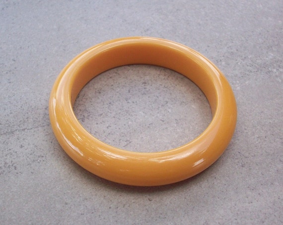 Butterscotch Bakelite Bangle Bracelet  /   Bakeli… - image 5